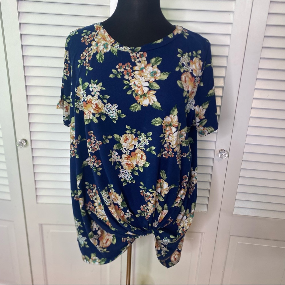 Viamor | Floral Blue Women's Top | Size XL